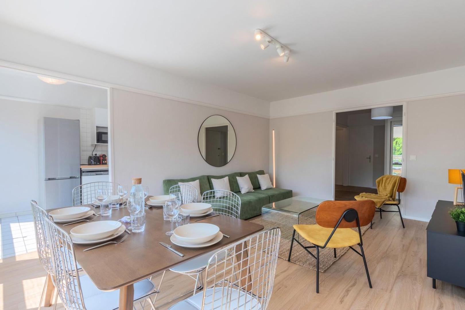 Spacious 3 Bedroom Apartment & Private Parking! Lambersart Exteriér fotografie